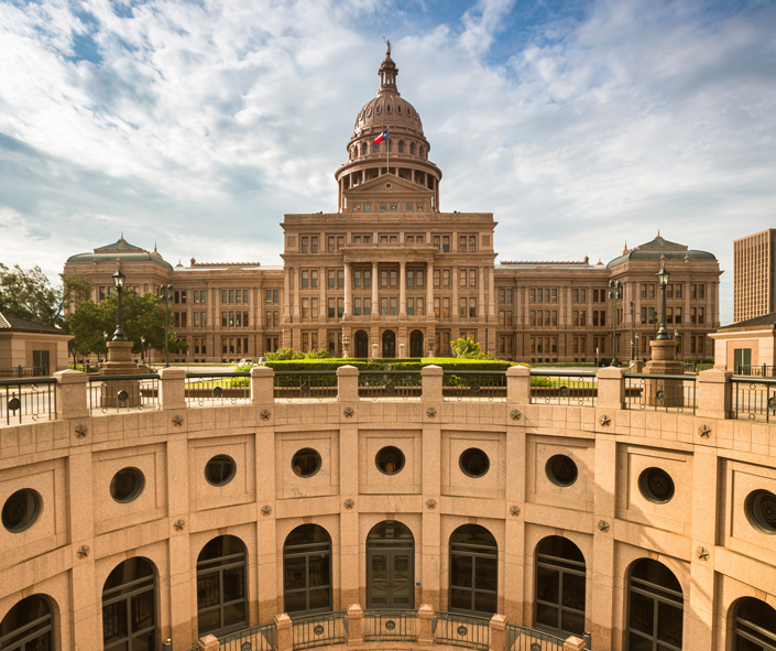 photo of the capital building in Austin, Texas